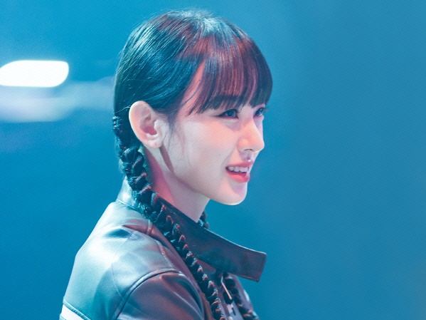 コンサートで嗚咽も謝罪は一切なし…“見下し疑惑”で渦中の韓国美人ダンサー、涙の意味は？