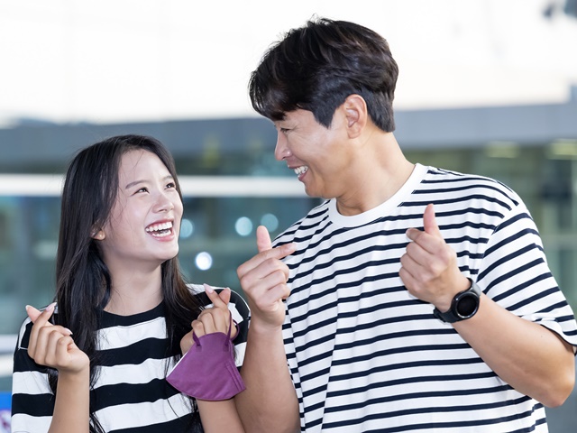 「姉妹かと思った」元サッカー韓国代表の妻＆娘が美しすぎる2SHOTを公開「2人とも綺麗…」【PHOTO】
