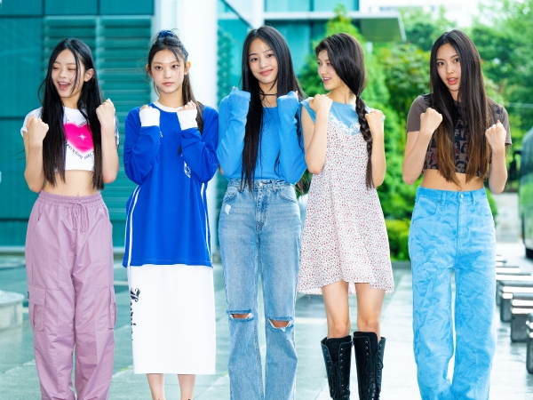 “HYBE発5人組ガールズグループ” NewJeans、新人とは思えない堂々とした表情とカリスマ性【独占写真11枚】