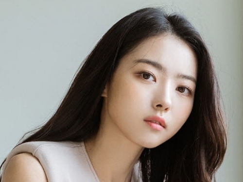 I.O.I・PRISTIN出身の女優イム・ナヨン、ウェブドラマの主人公に！20代のインフルエンサーに変身