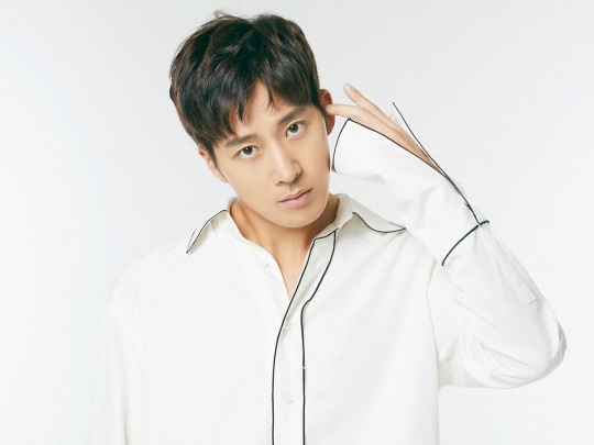 妻は美女ゴルファーのイ・ボミ、姉は“韓国で最も美しい女優”…イケメン俳優が現事務所と再契約