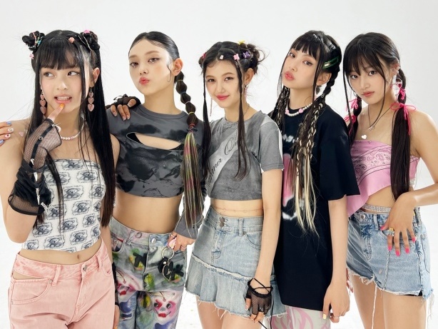 K-POPグループのデビュー曲で初のSpotifyチャート入り…“全員10代”NewJeansの勢いが止まらない