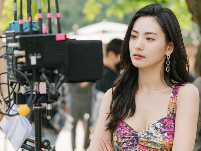 “世界で最も美しい顔”1位のナナ、「ラブコメ女神」パク・ミニョン主演の新ドラマにカメオ出演