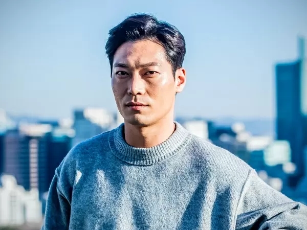 『太陽の末裔』出演俳優、俳優イ・ソンギュンと女優ムン・チェウォンと共に新ドラマに合流！