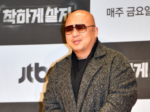“結婚3カ月”の韓国プロデューサーのドン・スパイク、麻薬投薬容疑で逮捕…警察は拘束令状申請検討