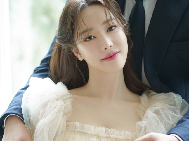 “KARAの妹分”RAINBOW出身のコ・ウリが結婚！幸せいっぱいなウエディングドレス写真も公開