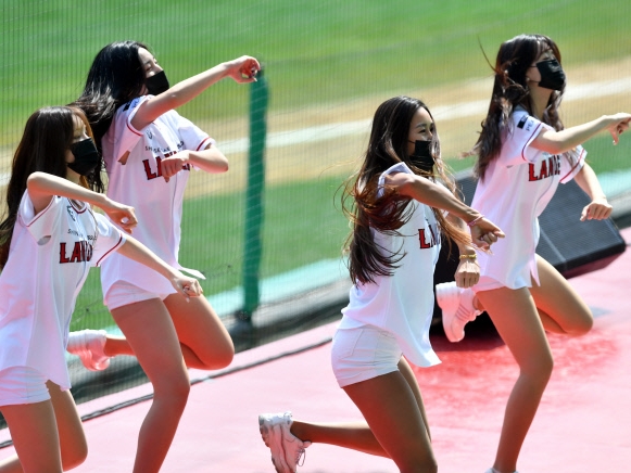 野球場の華やかなチアリーダーたち、特定部位撮影は「不法撮影」の要件に該当…韓国警察庁が回答