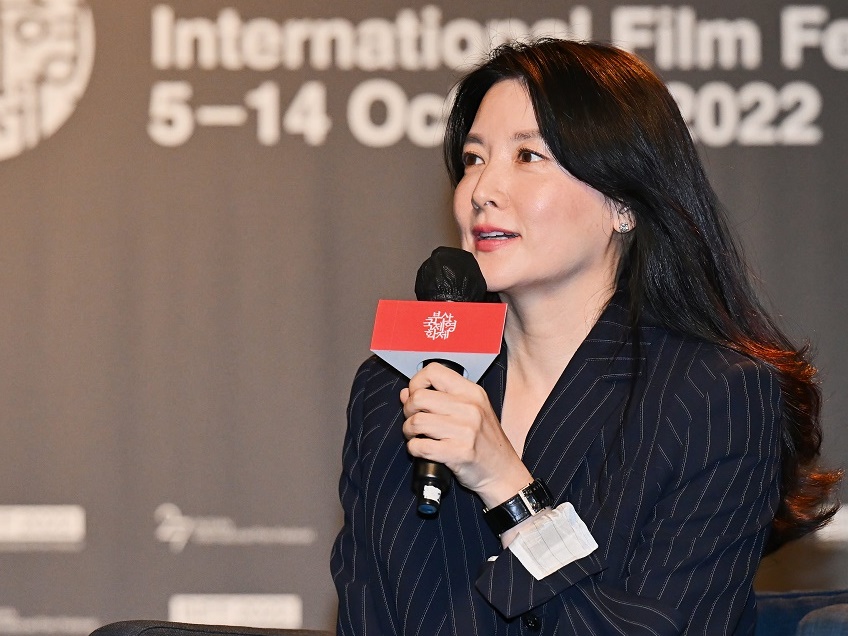 韓国ソウル雑踏事故で犠牲になるも“帰れない”ロシア人遺族に女優イ・ヨンエが救いの手「支援したい」