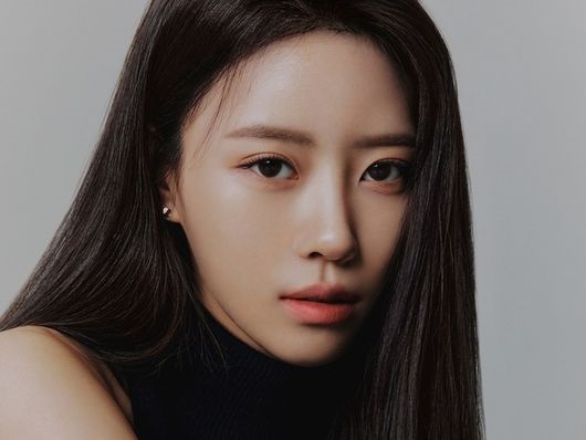 解散したLOVELYZ出身の歌手イ・ミジュ、初めてソロでOSTを歌う…問い合わせが殺到した曲
