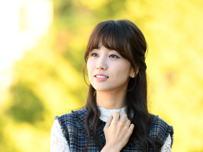「スタッフの友人も梨泰院に…」韓国の雑踏事故に『トンイ』女優パク・ハソンが哀悼の意