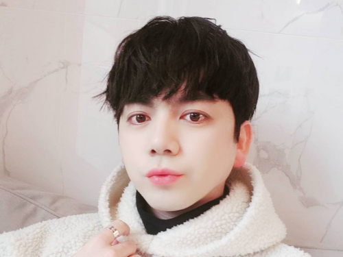 『PRODUCE』出身俳優、梨泰院の事故で死去した仲間を追悼「僕自身がとても憎い」