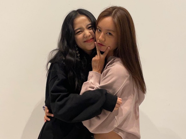 Girl&#039;s DayヘリとBLACKPINKジスの変わらない友情…「愛してるよ、私の友達」【PHOTO】