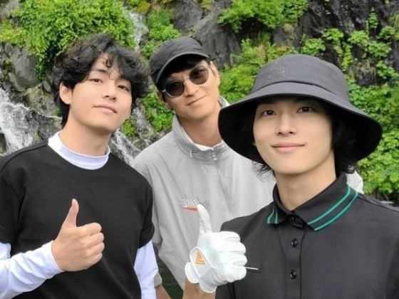BTS・V、カン・ドンウォン、イム・シワン…“豪華すぎる集合SHOT” 「みんなで仲良くゴルフ？」【PHOTO】