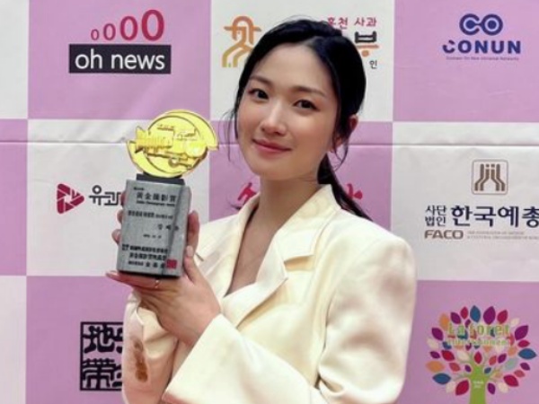 『偶然見つけたハル』主演女優キム・ヘユン、目が回るほどの連続受賞!?「忘れられない年末だ」