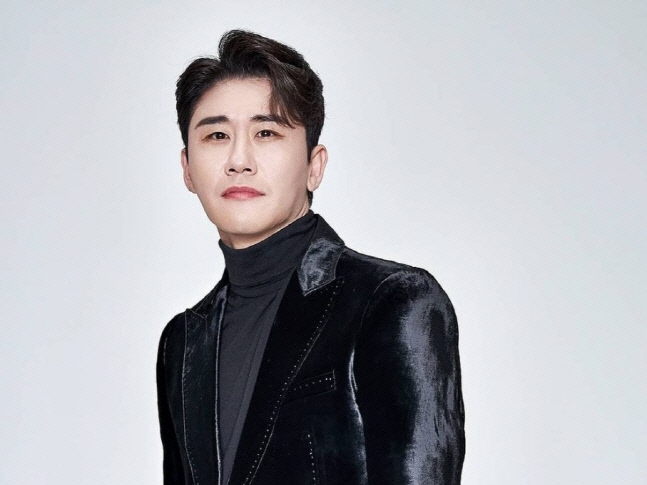 韓国歌手が“暴露系ユーチューバー”への告訴状況を報告、酒造メーカーとの法廷争いに関する虚偽主張