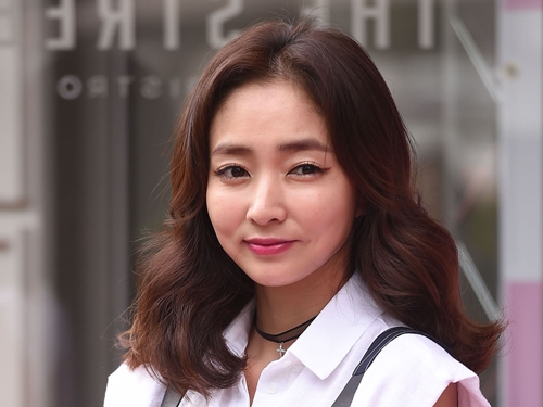 甲状腺がん克服のプロゴルファー夫に「愛さずにはいられない」…韓国女優が穏やかな近況伝える
