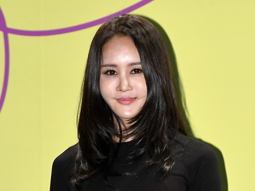 韓国大統領も自宅から出られないほどの記録的豪雨、女性芸人が夫の無事を報告「神様…」