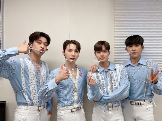 AB6IXの大阪ファンミーティングが大盛況の内に終了、公演後にはエアハイタッチ会も