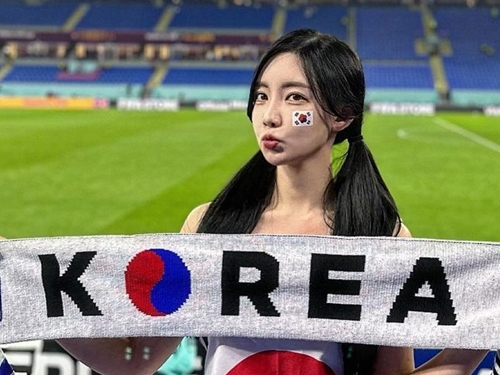 日向坂46・影山優佳が存在感発揮したカタールW杯、お隣・韓国の美女サッカーマニアとは？