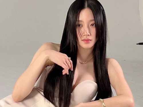 女優ムン・ガヨン、大胆ドレス姿で魅せた“凛とした美しさ”。「見るたびに新しい」【PHOTO】