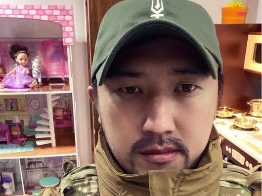 “法を犯して”ウクライナへと渡った韓国の元軍人ユーチューバー、SNSで謝罪「心からお詫びを…」
