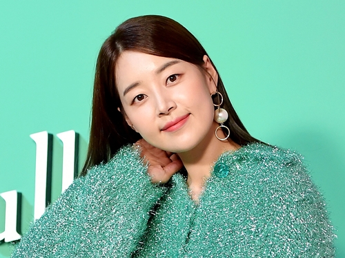 人生2度目!? 女優ハン・ジヘ、“結婚11年目”にして授かった娘の堂々たる姿に思わず感動【PHOTO】