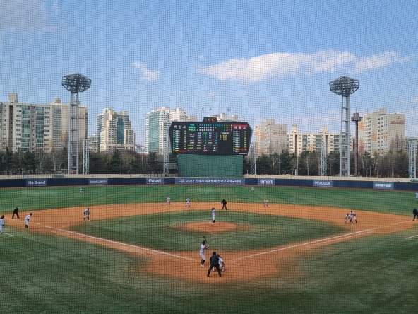 韓国の全国高校野球大会では優勝チームに5000万ウォンを支援、4月11日に決勝戦