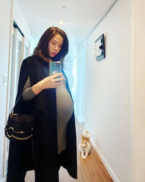 40歳目前で「双子のママ」になる韓国女優たち…大きなお腹を公開など、“喜び2倍”の妊婦生活が話題