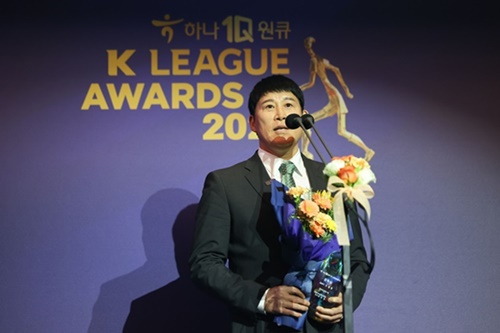 コ・ジョンウン監督