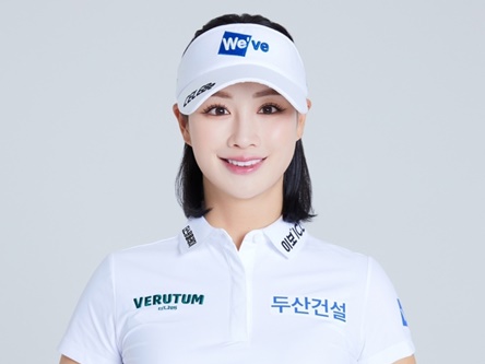まさにゴルフ界に「女神降臨」か…韓国で人気のパク・キョル、新ウェアで挑む勝負の2023年!!