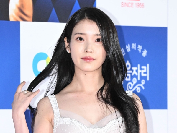 盗作疑惑が浮上した“韓国の歌姫”IU、渦中の曲を作った作曲家が立場発表「心に傷が残らないことを」