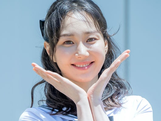 不慮の事故で17歳年上の恋人と死別…それから6年、熱愛報告した韓国女優にエールが続くワケ