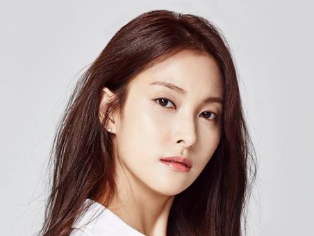 「雷が落ちてきたような衝撃…」KARA・ギュリ、いつもと違った雰囲気で見せた“女神美貌”【PHOTO】