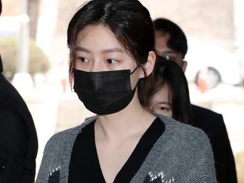 地に落ちた韓国の元“天才子役”、やつれた顔で裁判に出席…「生活に苦しんでいる」と善処を要請
