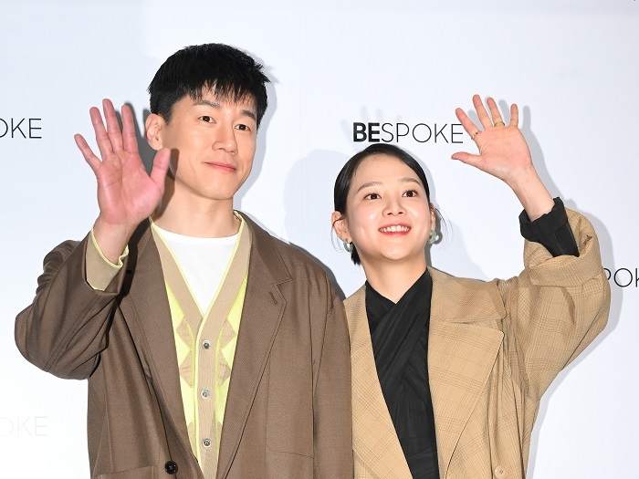 結婚から丸8年でついに…！韓国俳優夫婦に待望の第一子が誕生「母子共に健康。すべてに感謝」