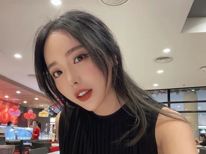 不倫説が浮上した韓国女性歌手、“独り”を満喫する写真でフェイクニュースに対抗「まだ独りが楽…」