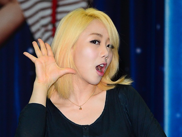 【写真】「入れなきゃよかった…」韓国女性アイドル（36）がタトゥーを後悔、その衝撃デザイン
