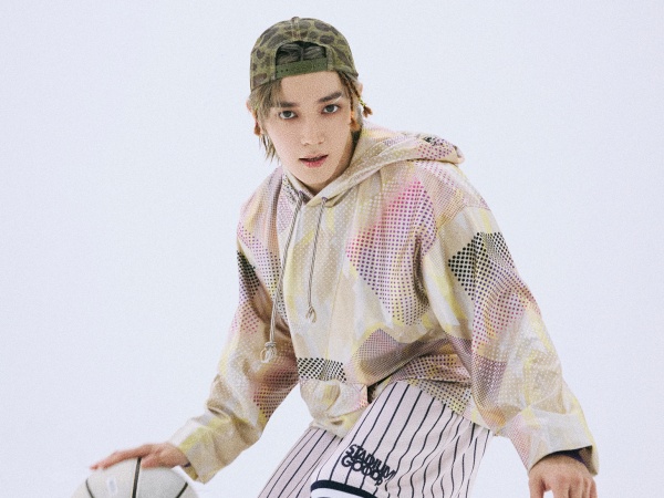 アイドルポスター　テヨン ソロデビューを控えたNCT・テヨン、スケジュールポスター公開で