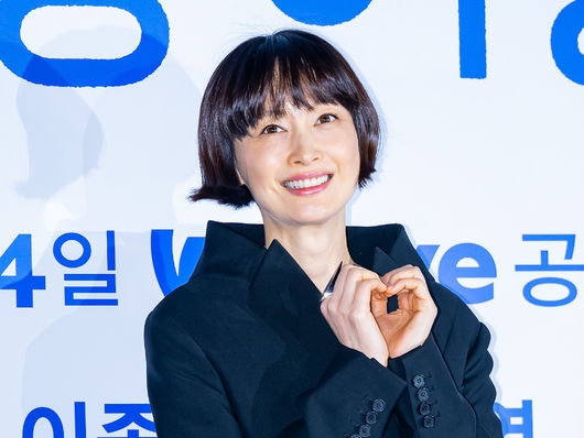 引退説まで浮上した“韓流四天王”ウォンビン（45）は今…妻で女優のイ・ナヨンが「夫の復帰」に言及