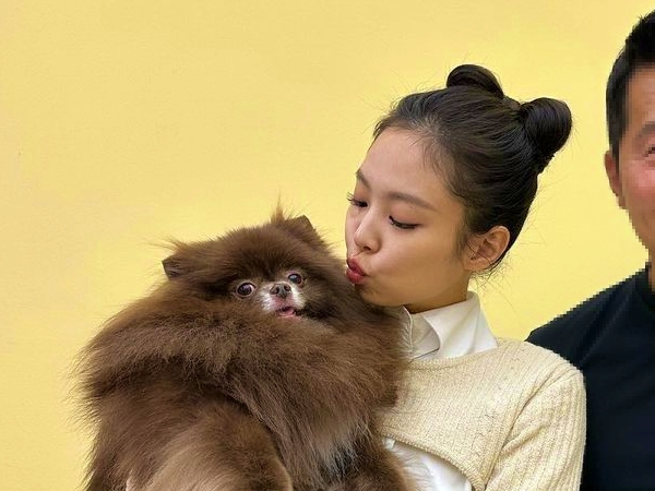 BLACKPINK・ジェニー、愛犬の名前は日本語で「クマ」トレーナーも驚きの特技とは【PHOTO】