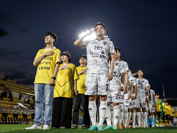 日本人も戦う韓国プロサッカーKリーグ、「護国報勲の月」6月全試合で愛国歌斉唱へ…そのワケは？