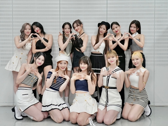 写真】TWICE・MISAMOxNiziUの“豪華ツーショット”にファン大