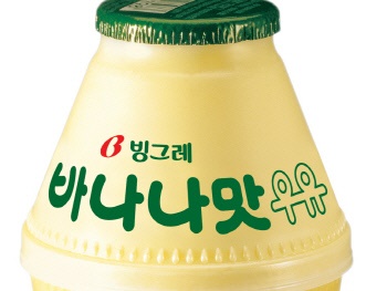 日本でリコールされたBTSイラストのバナナ味牛乳…韓国で「コスパ牛乳」が問題視されているワケ