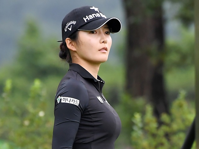 韓国女子ゴルファー、タイト目な服装の自撮りSHOTにファン熱狂！「今日も美人」「綺麗です」【PHOTO】