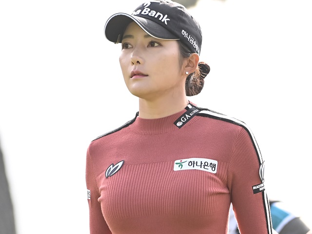 韓国女子ゴルファー、超ミニスカのスイングSHOTを大胆披露！ファンの反響続々「胸がときめく」【PHOTO】