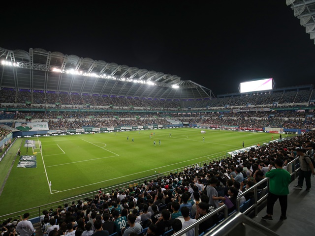日本人所属の韓国Kリーグクラブ、観客が審判にペットボトル投げつけで罰金1000万ウォンの処分