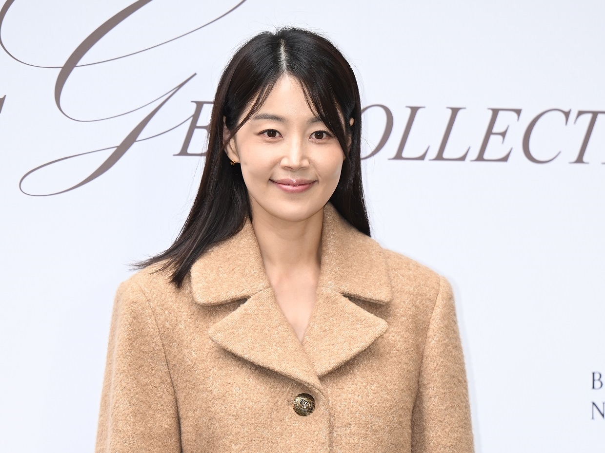 結婚11年目にして初めて赤ちゃんを授かった韓国女優（39）、美しすぎる“証明写真”で話題【PHOTO】