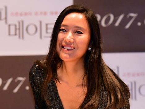 『テバク』女優ユン・ジンソ（40）、妊娠中のふっくらお腹を公開…美しき“Dライン”に反響続々【PHOTO】