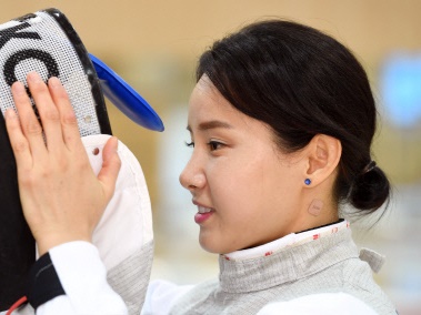 詐欺共犯容疑にアカデミー内の性犯罪疑惑…五輪メダリストの韓国“美人剣士”、止まらない凋落