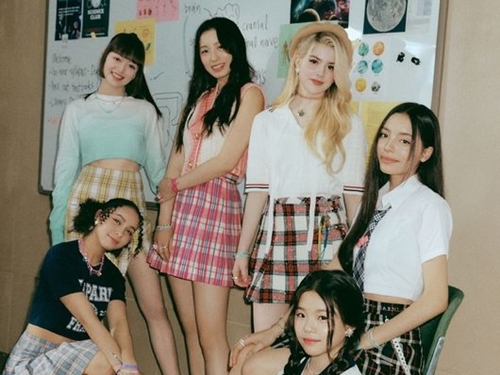 “JYPグローバルガールズグループ”VCHA、1月26日に正式デビュー決定！新曲MVでサプライズ発表